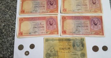 بالصور.."الآثار" تحبط محاولة تهريب عملات أثرية إلى قطر بمطار القاهرة