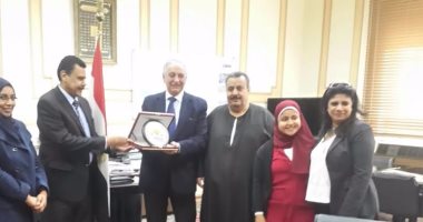 مباحاثات بين مصر وأوروجواى لاستيراد الماشية الحية ونقل خبرات تصدير الموالح