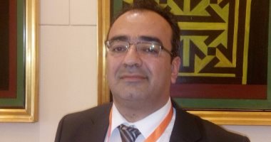 أستاذ طب أطفال يكشف عن أحدث جراحة للطفل المولود بدون "فتحة بول"