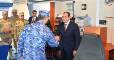 بالفيديو والصور..الرئيس السيسى يتابع العروض القتالية للوحدات الخاصة بالأسطول الجنوبى