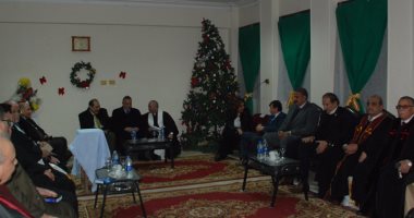 محافظ الجيزة يشارك الكنيسة الإنجيلية فى احتفالات عيد الميلاد