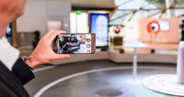 شراكة بين BMW وجوجل لاستعراض السيارات الحديثة على الهواتف الذكية