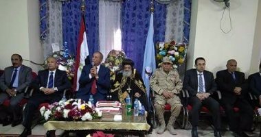 بالصور.. محافظ البحر الأحمر يهنئ الأقباط بعيد الميلاد