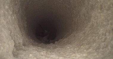 بالصور.. حاميها حراميها..ضبط حارس منطقة آثرية حفر 3 فتحات للتنقيب عن الآثار