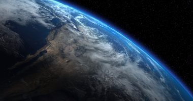 ديلى ميل تنشر صورة مجمعة للأرض والقمر  على بعد 127 ميلا من كوكب المريخ