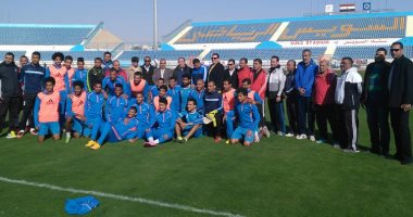 بالصور.. هادى فهمى يدعم منتخب السويس قبل مباراة دمياط 