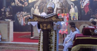 بالصور.. مئات الأقباط بجنوب سيناء يؤدون قداس عيد الميلاد