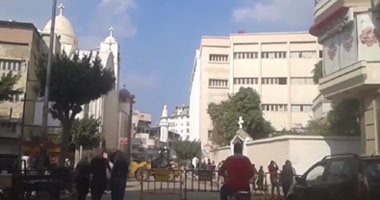 أمن دمياط يغلق الشوارع المحيطة بكنيسة العذراء استعدادا لصلاة عيد الميلاد