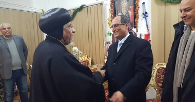 بالصور.. مدير أمن الوادى الجديد يهنئ أقباط المحافظة بعيد الميلاد المجيد