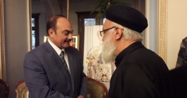بالصور..محافظ إسكندرية يفتح باب التبرع لبناء كنيسة ومسجد بالعاصمة الإدارية