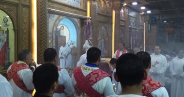 أسقف المنيا يترأس قداس عيد الميلاد بأبو قرقاص