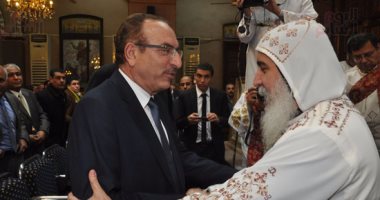 بالصور المحافظ ومدير الأمن يشهدان قداس عيد الميلاد بمطرانية بنى سويف