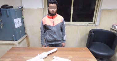 القبض على عاطل بحوزته أسلحة نارية وذخيرة ومخدرات فى الزاوية الحمراء