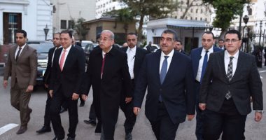 بعد قليل ..رئيس الوزراء يتوجه لمقر وزارة التربية والتعليم