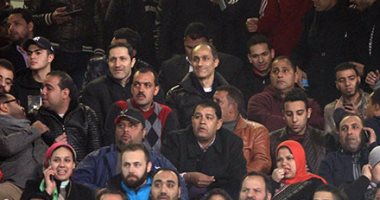 بالصور... جمال وعلاء مبارك يحضران ودية مصر وتونس باستاد القاهرة