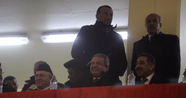 بالصور.. وزير الرياضة يؤازر منتخب الفراعنة بنهائى البطولة العربية للسلة 