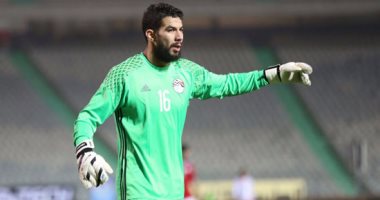 شريف إكرامى يشكو أحمد ناجى لمدير المنتخب فى الجابون
