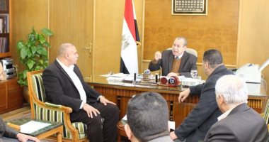 محافظ دمياط يبحث متطلبات تأمين مزرعة أسماك الرطمة
