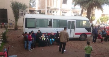 علاج 924 مواطن بعزبة الصفيح خلال 4 قوافل طبية عاجلة بالدقهلية
