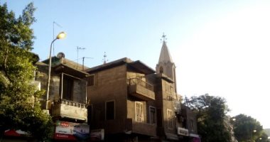 قارئ يرصد إضاءة أعمدة الإنارة نهارا بدير الملاك فى حدائق القبة