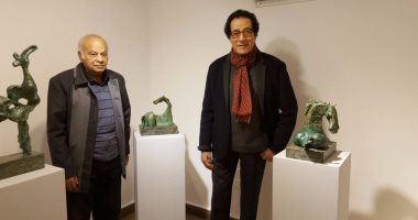 بالصور.. فاروق حسنى يزور معرض الفنان حليم يعقوب قبل افتتاحه غدا