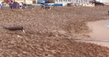 أهالى الإسكندرية يشتكون من وجود ماسورة مياه صرف صحى بأحد شواطئ "أبو قير" 