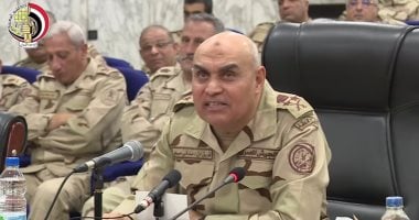 المتحدث العسكرى ينشر لقاء وزير الدفاع مع دارسى كلية القادة والأركان