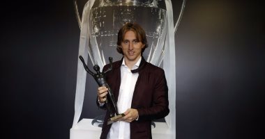 بالصور.. مودريتش يفوز بجائزة أفضل لاعب فى كرواتيا لعام 2016