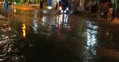 أهالى قرية قصر رشوان بالفيوم يستغيثون من طفح مياه المجارى 