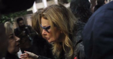 يسرا تنعى كريمة مختار عبر تويتر: "البقاء لله في ماما نونة"