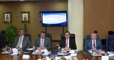شركات البترول بالإسكندرية تنفذ مشروع تطوير طريقى أرض النهضة والسد العالى