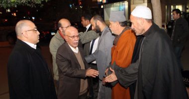 بالصور.. مثقفون يؤدون واجب العزاء فى الروائى أحمد الشيخ
