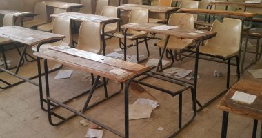 بالصور.. تهالك مقاعد الطلاب بمدرسة "القطامية الثانوية الصناعية"