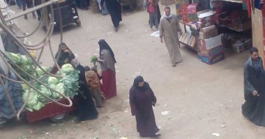 أهالى شارع عمر بن عبد العزيز بالعمرانية يشكون من انتشار الباعة الجائلين