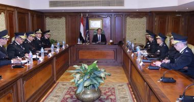 بعد حادث سيناء.. وزير الداخلية لمساعديه: قوى الشر تحاول تعطيل مسيرة التنمية