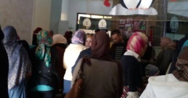 بالصور: أولياء أمور مدرسة خاصة بالإسكندرية يستغيثون من زيادة المصروفات