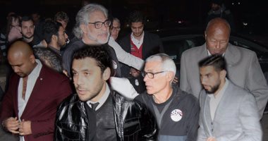 بالصور.. كوبر والخطيب وزيزو وناجى أول الحاضرين عقد قران رمضان صبحى وحبيبة إكرامى