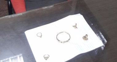 القبض على عاطل سرق محلان للمشغولات الذهبية بالشرابية