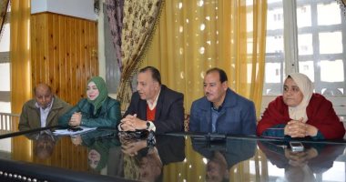 مساعد محافظ كفر الشيخ يناقش مشاكل المواطنين فى اللقاء الجماهيري