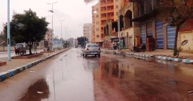 هطول أمطار متوسطة على شمال سيناء والدفع بسيارات كسح فى الشوارع