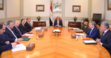 بالصور..السيسي يجتمع بقيادات الدولة ويشيد بجهود القوات المسلحة والشرطة فى حماية أمن مصر..الرئيس يوجه الحكومة بالإسراع فى إصدار اللائحة التنفيذية لـ"سلامة الغذاء"..والاكتفاء بتحريك أسعار 20% فقط من الأدوية