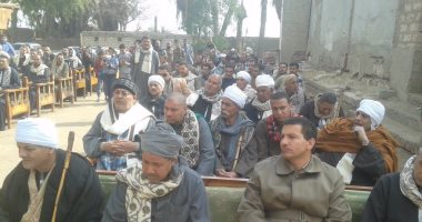 بالصور.. جلسة صلح بين عائلتى "أبو طالب" و"صابر حندقة" بقرية موشا بأسيوط