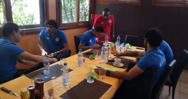 المنتخب يرفض صلاة الجمعة فى مسجد "شيعى"