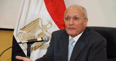 "العصار" لعمال الإنتاج الحربى: سنظل قلعة الصناعات الحربية فى مصر
