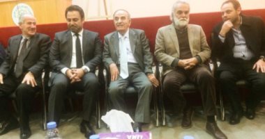 عاصى الحلانى أثناء عزاء الفنان رفيق سبيعى: خسارة كبيرة للفن العربى