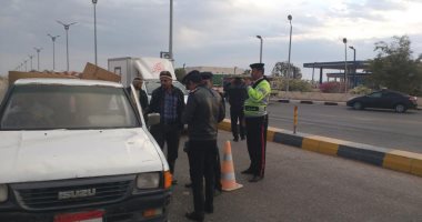 بالصور.. حملة مرورية لرصد السيارات المخالفة بطور سيناء