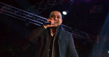 بالصور.. محمد دياب يشعل حفل تخرج "طب" القاهرة وسط حضور الآلاف من الطلاب