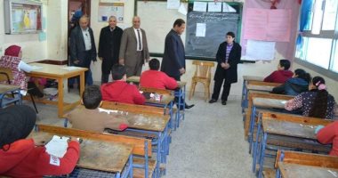 محافظ الغربية يتفقد امتحانات الشهادة الابتدائية فى مدارس طنطا