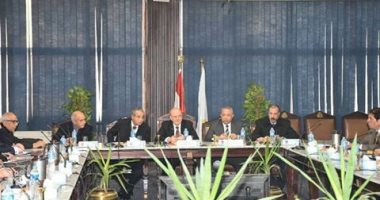 محافظ الشرقية يناقش إجراءات إنشاء جامعة  " أهلية " بالعاشر من رمضان
