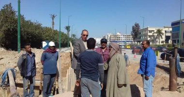 بالصور ..محافظ البحر الأحمر يتفقد أعمال التطوير بمرافق الغردقة ويطالب بسرعة الانتهاء منها 